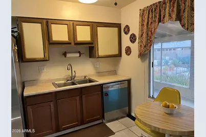 9711 W Hawthorn Court, Sun City, AZ 85351 - Photo 10