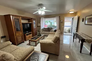 9711 W Hawthorn Ct, Sun City, AZ 85351 - Photo 2