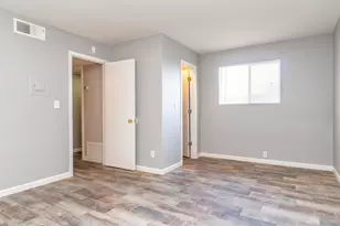 3230 E Pinchot Ave, Phoenix, AZ 85018 - Photo 14