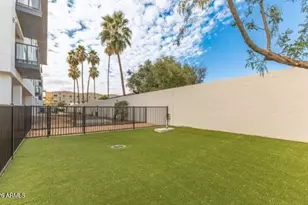 7300 E Earll Dr, Scottsdale, AZ 85251 - Photo 36