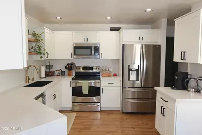 3113 E Topeka Drive, Phoenix, AZ 85050 - Photo 2