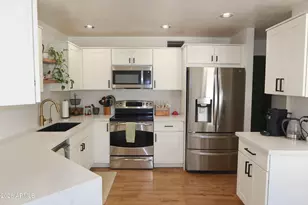 3113 E Topeka Dr, Phoenix, AZ 85050 - Photo 2