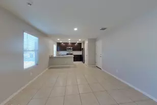 8023 W Albeniz Pl, Phoenix, AZ 85043 - Photo 4