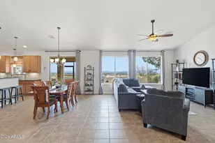 5831 E Silver Leaf Ct, Hereford, AZ 85615 - Photo 2