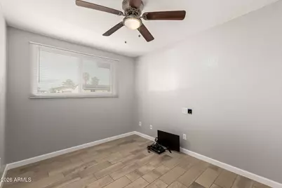 3065 W Banff Lane, Phoenix, AZ 85053 - Photo 12