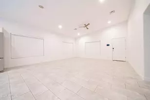 21721 W Laura St, Wittmann, AZ 85361 - Photo 4