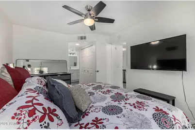 1333 E Morten Avenue #117, Phoenix, AZ 85020 - Photo 10