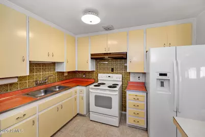 4848 W Highland Avenue, Phoenix, AZ 85031 - Photo 8