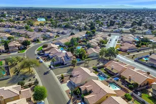 11501 W Laurelwood Ln, Avondale, AZ 85392 - Photo 4