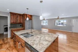 3444 W Corrine Dr, Phoenix, AZ 85029 - Photo 10