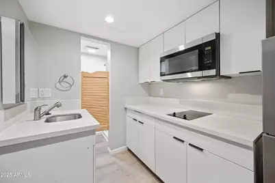 3025 N 32nd Street #9, Phoenix, AZ 85018 - Photo 6