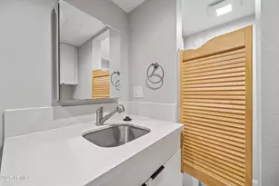 3025 N 32nd St, Phoenix, AZ 85018 - Photo 8