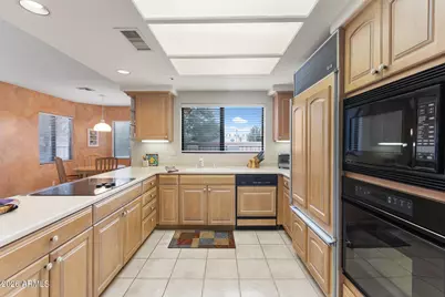 10497 E Cinnabar Avenue, Scottsdale, AZ 85258 - Photo 16