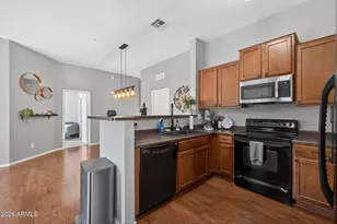 2725 E Mine Creek Rd, Phoenix, AZ 85024 - Photo 8