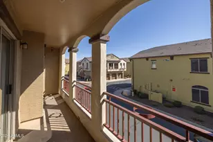 2725 E Mine Creek Rd, Phoenix, AZ 85024 - Photo 18