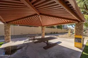 2725 E Mine Creek Rd, Phoenix, AZ 85024 - Photo 22