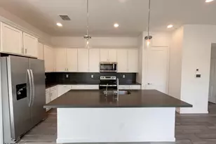 901 S Smith Rd, Tempe, AZ 85281 - Photo 2