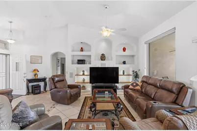 15672 W Cheery Lynn Road, Goodyear, AZ 85395 - Photo 10