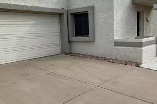 1032 E Michelle Dr, Phoenix, AZ 85022 - Photo 2