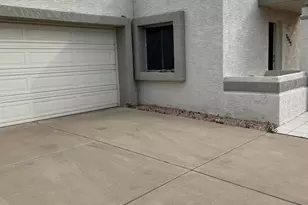 1032 E Michelle Dr, Phoenix, AZ 85022 - Photo 1