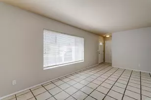 1032 E Michelle Dr, Phoenix, AZ 85022 - Photo 4