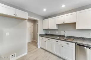 3920 W Tuckey Ln, Phoenix, AZ 85019 - Photo 12