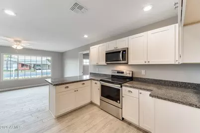 3920 W Tuckey Lane, Phoenix, AZ 85019 - Photo 10