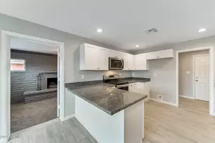 3920 W Tuckey Ln, Phoenix, AZ 85019 - Photo 8