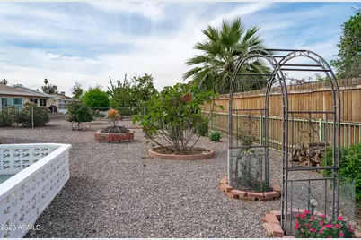 10802 W Cumberland Drive, Sun City, AZ 85351 - Photo 42