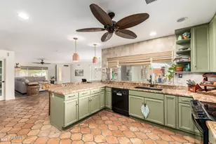 5754 W Shangri La Rd, Glendale, AZ 85304 - Photo 14