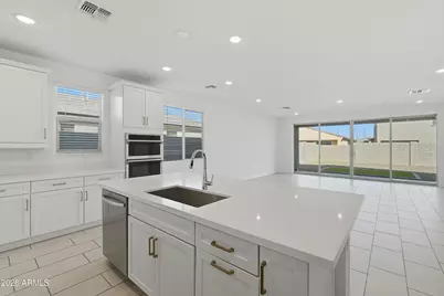 12020 W Parkway Lane, Avondale, AZ 85323 - Photo 8