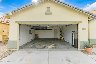 25859 W Victory St, Buckeye, AZ 85326 - Photo 4