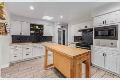 3313 W Surrey Avenue, Phoenix, AZ 85029 - Photo 8
