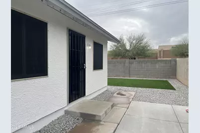 2912 E Roeser Road #1, Phoenix, AZ 85040 - Photo 2