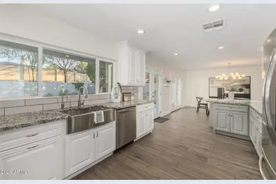 9417 N Arroya Vista Drive, Phoenix, AZ 85028 - Photo 10