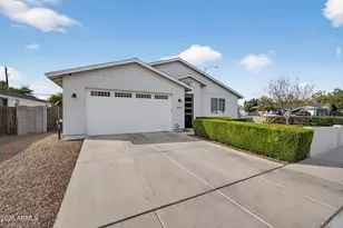 8942 N 15th Ln, Phoenix, AZ 85021 - Photo 2