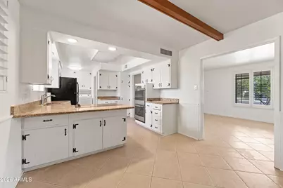 8520 E Roma Avenue, Scottsdale, AZ 85251 - Photo 12