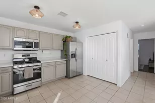 2733 E Cambridge Ave, Phoenix, AZ 85008 - Photo 8