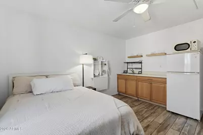 2733 E Cambridge Avenue, Phoenix, AZ 85008 - Photo 32