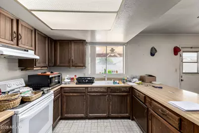 8935 W Heatherbrae Drive, Phoenix, AZ 85037 - Photo 12