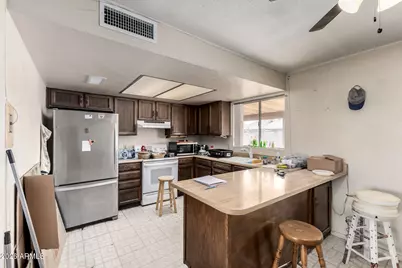 8935 W Heatherbrae Drive, Phoenix, AZ 85037 - Photo 10