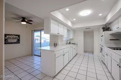 10639 W Roundelay Circle, Sun City, AZ 85351 - Photo 14