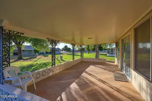 10639 W Roundelay Cir, Sun City, AZ 85351 - Photo 2