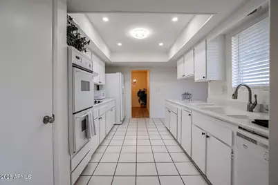 10639 W Roundelay Circle, Sun City, AZ 85351 - Photo 4