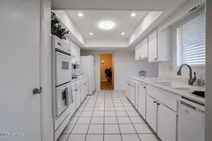 10639 W Roundelay Cir, Sun City, AZ 85351 - Photo 4