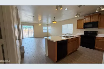10577 N 115th Drive, Youngtown, AZ 85363 - Photo 6