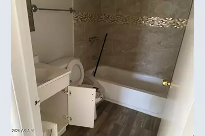 7619 W Clarendon Avenue, Phoenix, AZ 85033 - Photo 36