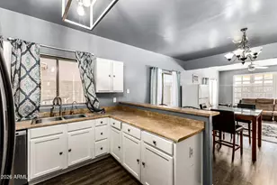 1635 W Dunbar Dr, Phoenix, AZ 85041 - Photo 22