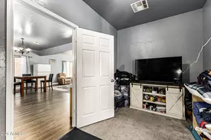 1635 W Dunbar Dr, Phoenix, AZ 85041 - Photo 32