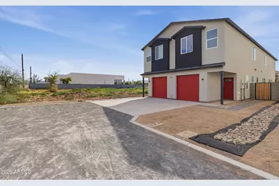 2813 E Trumbull Road #1, Phoenix, AZ 85040 - Photo 2